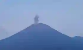 Gunung Semeru Erupsi Pagi Ini, Muntahkan Kolom Abu Setinggi 1.000 Meter
