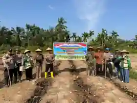 Polsek Kubu Tanam Jagung 2 Hektare, Dukung Program Ketahanan Pangan Nasional  
