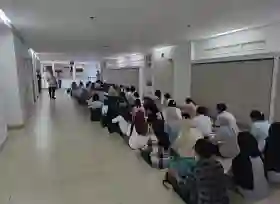 Antisipasi Kecurangan UTBK di UI, Peserta Berhijab Diperiksa Pakai Metal Detector