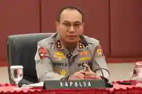 Kapolda Riau Copot Kapolsek dan Kanit Reskrim Panipahan Usai Aksi Anarkis Warga