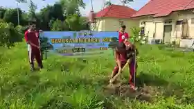 Gerakan Indonesia Asri, Polda Sumsel Tanam 550 Bibit Pohon di 21 Kawasan Aspol   