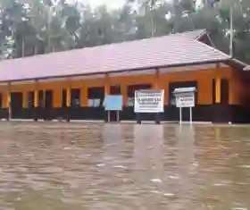 Empat Kecamatan di Kuansing Diterjang Banjir, Sekolah hingga Puskesmas Ikut Terdampak