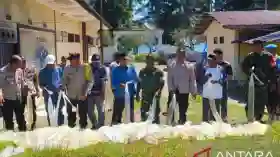 Polsek Salahutu Musnahkan 500 Liter Sopi Ilegal, Tekan Kriminalitas di Maluku Tengah