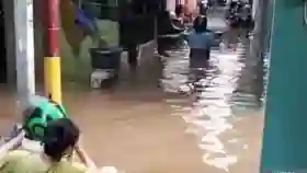 Kebon Pala Jaktim Dapat Banjir Kiriman 140 Cm, Ketua RT Bilang Masih Aman
