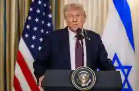 Trump Sebut Angkatan Laut AS seperti Bajak Laut saat Blokade Pelabuhan Iran