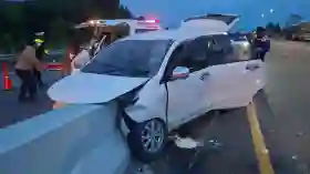 2 Tewas dan 7 Terluka Dalam Kecelakaan Tunggal di Tol Permai, Sopir Avanza Diduga Microsleep.