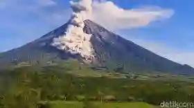 Gunung Semeru Erupsi Lagi, Wisata Bromo Tetap Dibuka 