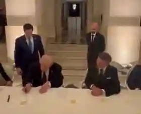 Breaking News! Trump dan Pezeshkian Teken MoU Akhiri Perang AS-Iran, Selat Hormuz Segera Dibuka