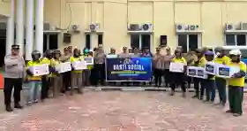  Sambut Hari Bhayangkara ke-80, Polantas Riau Salurkan Ratusan Paket Bansos untuk Masyarakat