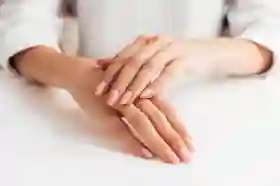 Tren Bare Nails, Ketika Kuku Polos dan Alami Jadi Simbol Kemewahan Baru