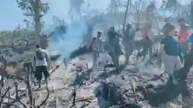 Warga Rohul Ikut Padamkan Api Karhutla yang Lalap Kebun Milik PT Agrinas di Tambusai Utara  