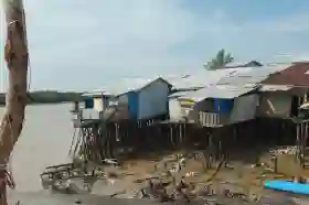 BPBD Inhil Salurkan Bantuan Logistik dan Dirikan Posko Darurat Longsor Kuala Enok