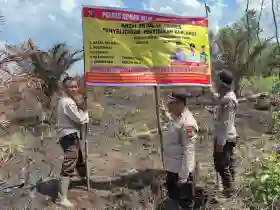 Pasca Karhutla, Polsek Tanah Putih Pasang Police Line dan Lakukan Penyelidikan