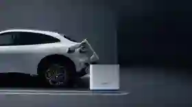 Xiaomi Pamerkan Lengan Robotik Pengisi Daya Otomatis untuk Mobil Listrik