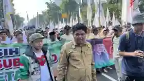 Massa Petani-Pedagang Gelar Aksi Dukung Prabowo di Patung Kuda Jakpus