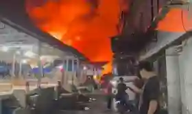  Pasar Yos Sudarso Tembilahan Kembali Terbakar, Sekitar 200 Kios dan 19 Sepeda Motor Hangus Terbakar