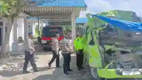 Travel Tabrak Truk di Tol Batu Bara, 4 Penumpang Tewas