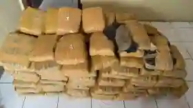 Kecelakaan Avanza Lawan Truk di Taput Bongkar Penyelundupan 112 Kilogram Ganja