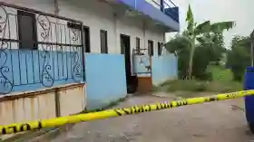 Polisi Olah TKP Indekos Tempat Wanita Disekap dan Dianiaya Kekasihnya, Warga Ikut Berkerumun