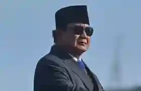 Presiden Prabowo Melayat Kwik Kian Gie di Rumah Duka RSPAD