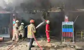  Kebakaran di Jalan Jendral Pekanbaru, Hanguskan Ruko dan Lukai Dua Korban