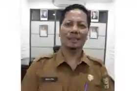 Gantikan Suhardiman Amby, Mukhlisin Terima SK Plt Bupati Kuansing