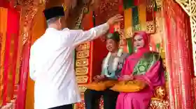 Resmi Jabat Kapolres Dumai, AKBP Fatikh Disambut Tradisi Tepung Tawar, Siap Ciptakan Dumai Damai   