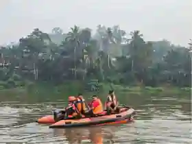 Pencarian Pria Terjatuh di Sungai Kampar Dipercepat Tim SAR