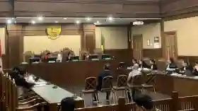 Terdakwa Kasus Korupsi Gas USD 15 Juta Ngaku Depresi, Sidang Ditunda 