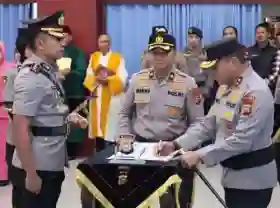 Sertijab di Polda Riau, Irjen Herry Heryawan Rotasi Kabid Humas dan Empat Kapolres