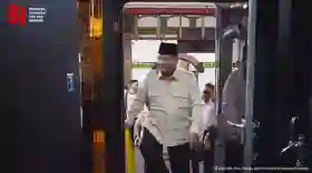 Momen Prabowo Jajal Kereta Nusantara Explorer: Pertama Kali Naik