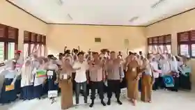  Polsek Bukit Kapur Edukasi Bahaya Narkoba kepada Ratusan Pelajar SMAN 8 Dumai