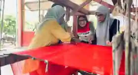 Merajut Kembali Mimpi yang Hanyut: Kisah Pengrajin Tenun Srikandi Serumpun Bangkit Bersama PHR