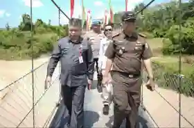 Plh Sekda Kuansing Apresiasi Jembatan Merah Putih Presisi