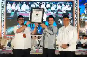  Rekor MURI lagi, Ribuan ASN Pemko Pekanbaru Bacakan Surat Al - Mulk Secara Serentak