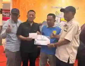  Pahmijan - Asri Ramli Juara I Turnamen Domino Orado, Harumkan Club Borneo KKBR