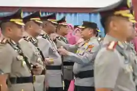 Senin, 13 Juli 2026 14:15 WIB AKBP Gede Prasetia Adi Sasmita Resmi Jabat Kapolres Kepulauan Meranti Gantikan AKBP Aldi Alfa Faroqi