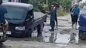 Bak Kubangan Kerbau, Jalan Seberang Pembenaan, Reteh Inhil Hancur Tak Kunjung Diperbaiki
