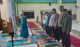  Subuh Keliling, Polsek Batang Tuaka Pererat Silaturahmi dengan Jamaah Subuh
