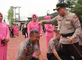  65 Personel Polres Rokan Hilir Naik Pangkat, Kapolres: Jadikan Amanah untuk Tingkatkan Kinerja dan Pelayanan