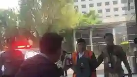 Bawa Bantal Alas Duduk, Mantan Menag Yaqut Kembali Diperiksa KPK Usai Pembantaran