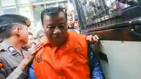 Siasat Bupati Kuansing Sembunyikan Mobil Mewah Hasil Palak Anak Buah