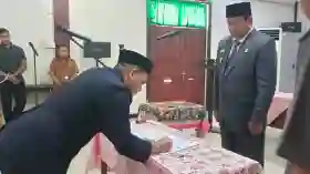Wabup Inhu Lantik Tiga Pejabat Disdukcapil, Pastikan Pelayanan Tanpa Pungli