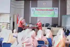 Tingkatkan Kapasitas Anggota, DWP Kepulauan Meranti Gelar Pelatihan Menghias Tumpeng