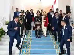 Makna Busana Adat Gibran Sekeluarga saat Upacara HUT RI ke-80