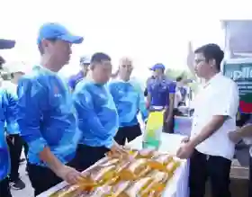  Plt Gubri Tinjau Operasi Pasar Murah