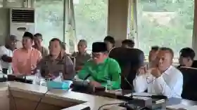 Bupati Pimpin Mediasi Warga Desa Mak Teduh dan PT Arara Abadi