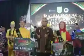 Aidil Mulya dan Ristia Faradinas Dinobatkan Sebagai Bujang Dara Inhu 2026