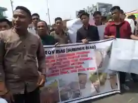  Demo Jalan Lintas Bono Rusak Parah, Pemprov Riau Tawarkan Solusi Cepat Semenisasi