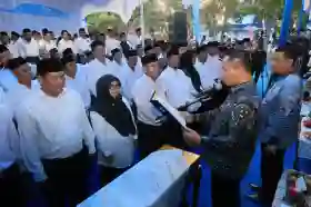 Kukuhkan 202 RT dan RW Tenayan Raya, Wako Pekanbaru Siapkan Retreat Khusus